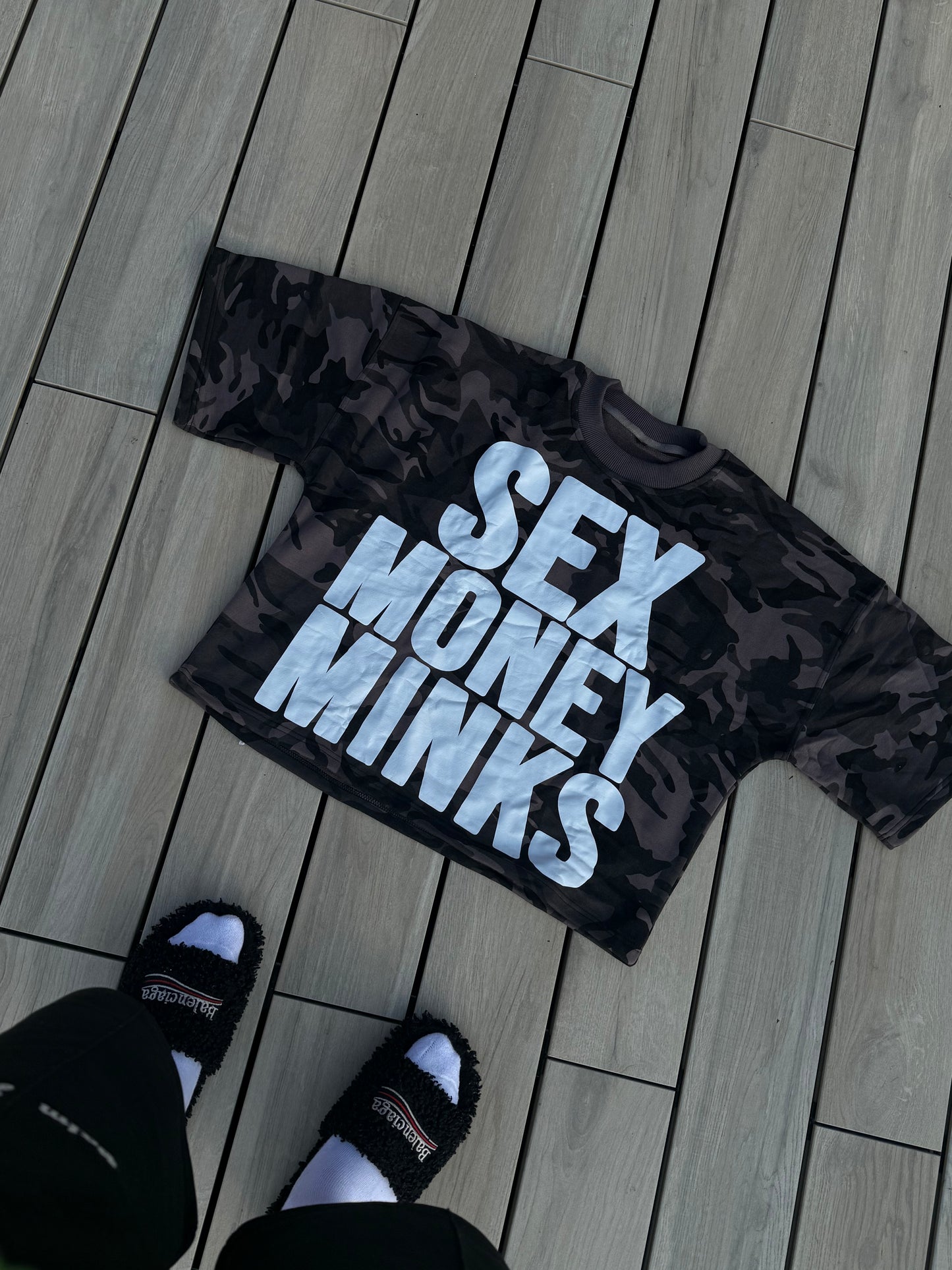 CAMO SEX MONEY MINKS T-SHIRT